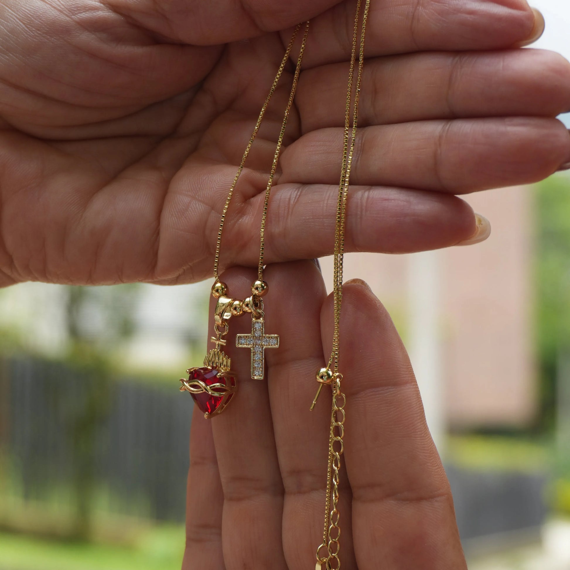 Cadena Corazón de Cristo